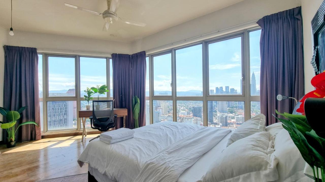Penthouse On 34 - The Highest Unit And Best Views In Regalia & Private Rooftop Terrace Kuala Lumpur Exterior foto